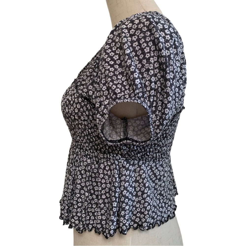 UO Urban Outfitters Angelo Smocked Bodice Top Ditzy Floral Black & White Size S - Picture 9 of 17